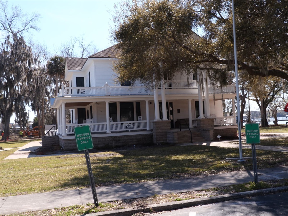 Clifford House Interior and Exterior - Eustis FL