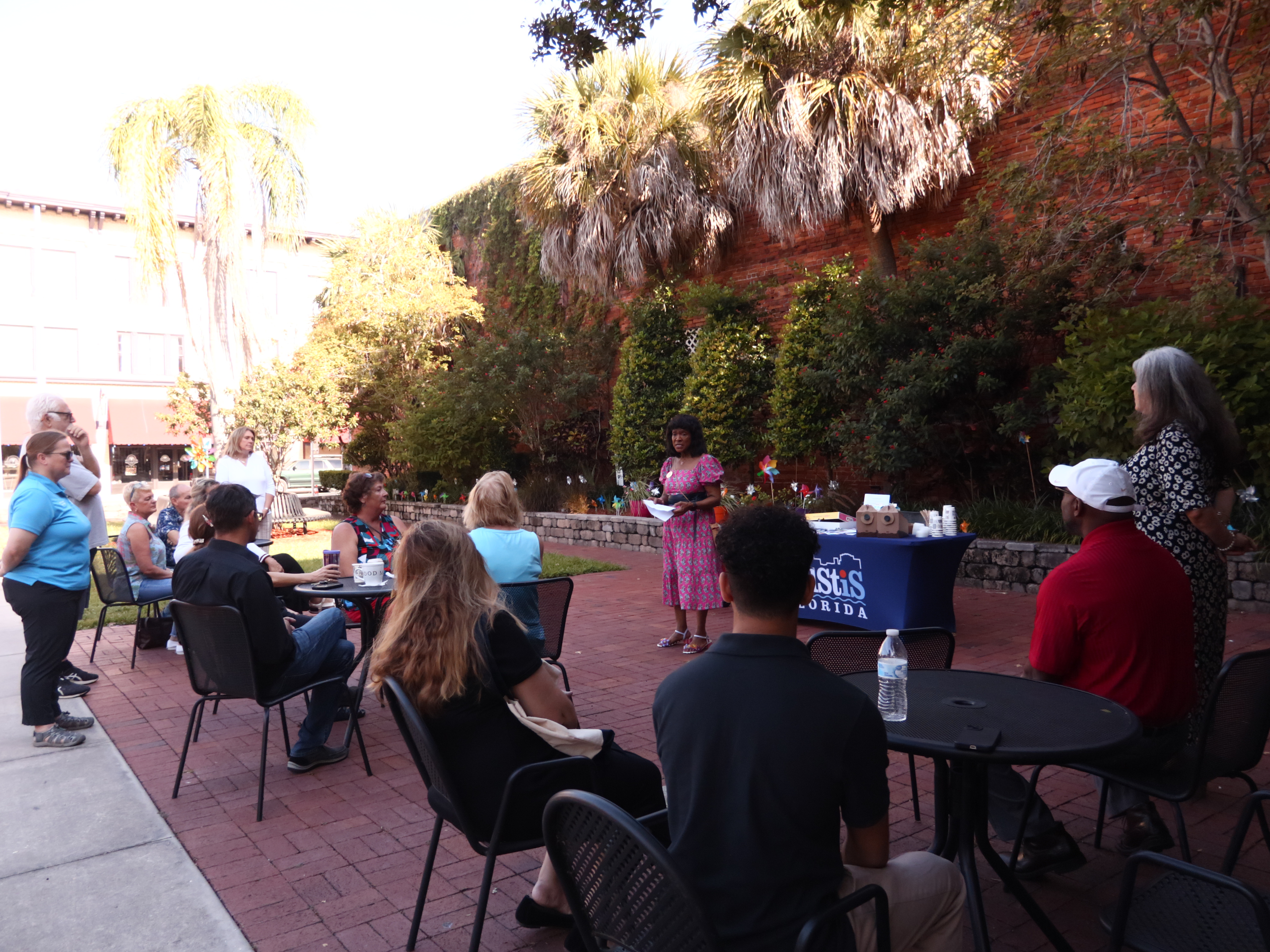 Vice Mayor Emily Lee talking with Downtown business owners